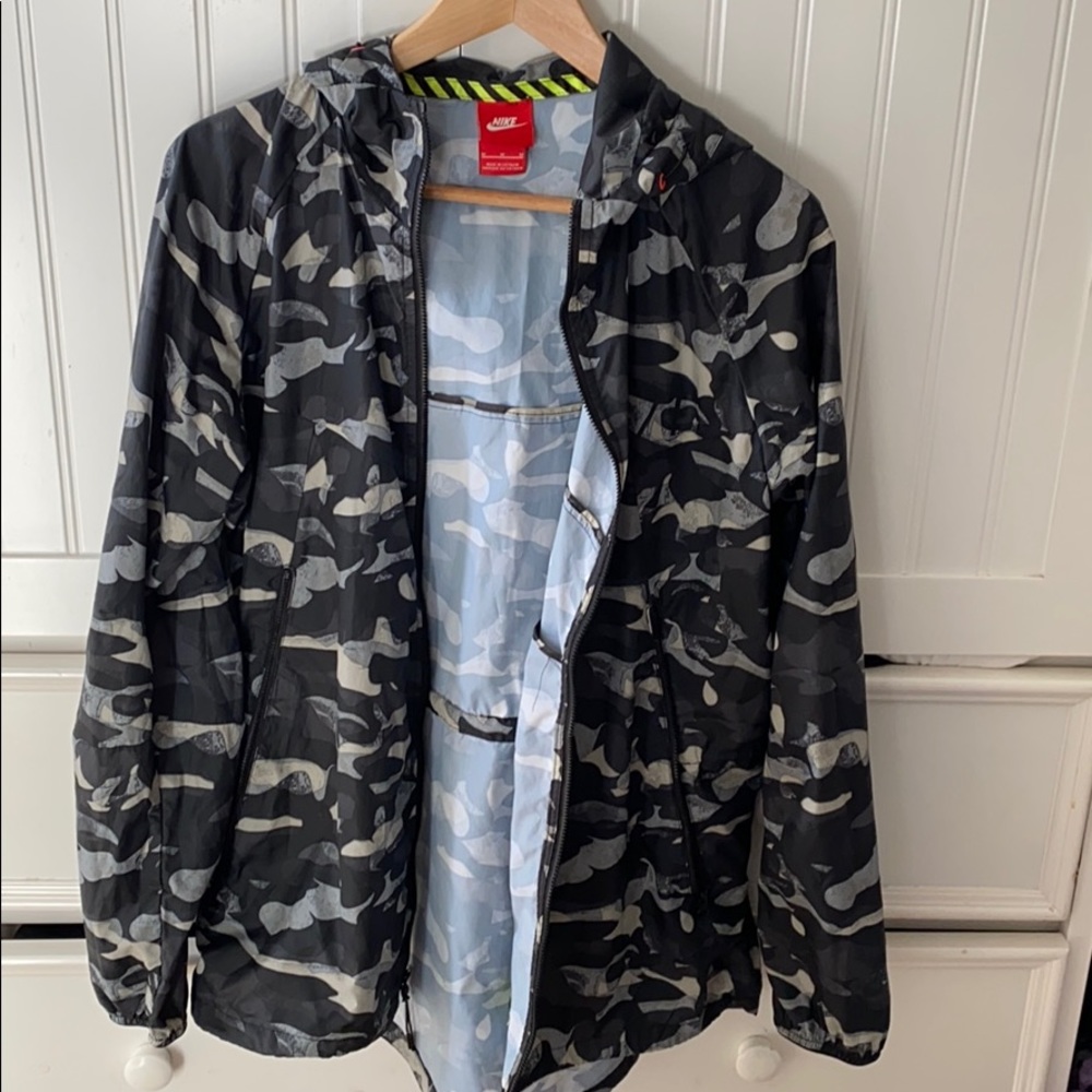 Black/grey Camo windbreaker